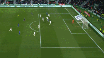 东体：申花像会学习却不会考试的优等生，背负过重的心理负担